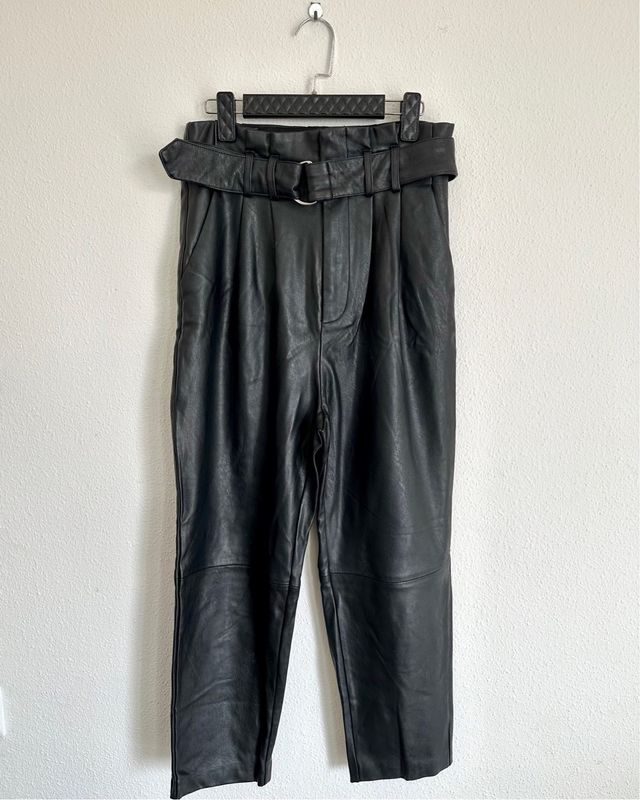 Pantaloni Stradivarius