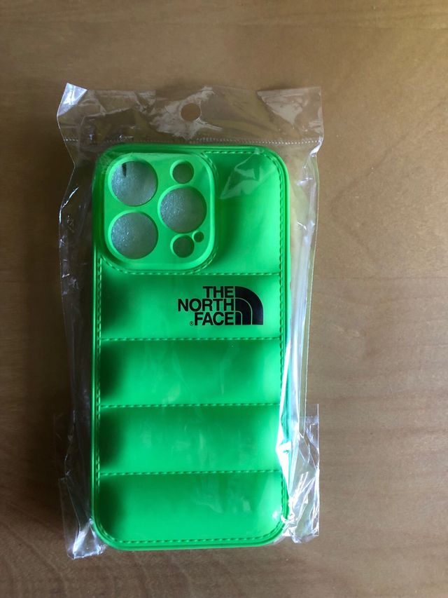 Funda Puffer Verde de Silicona TNF Iphone 14 Pro