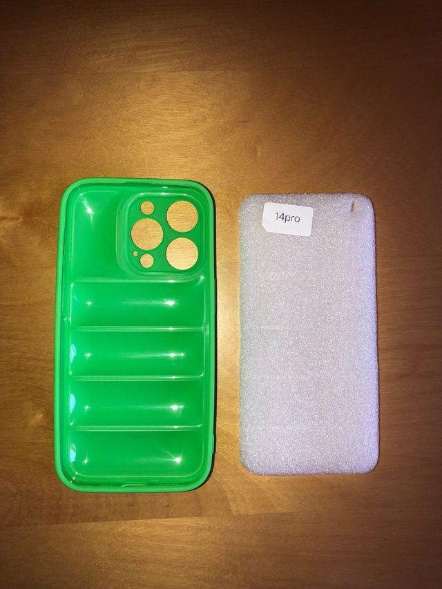 Funda Puffer Verde de Silicona TNF Iphone 14 Pro