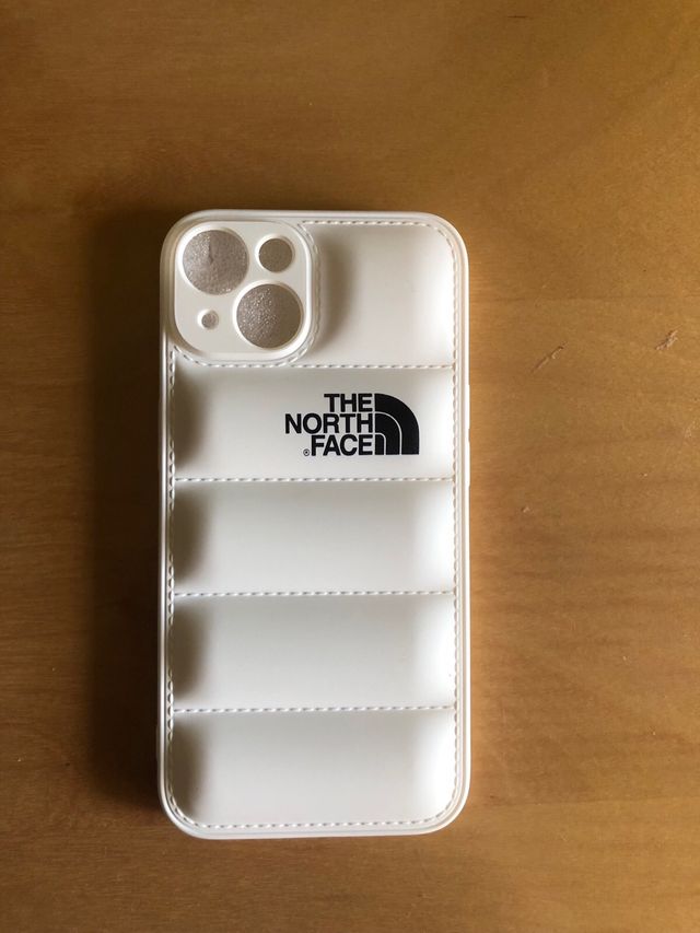 Funda Puffer Blanca de Silicona TNF Iphone 14