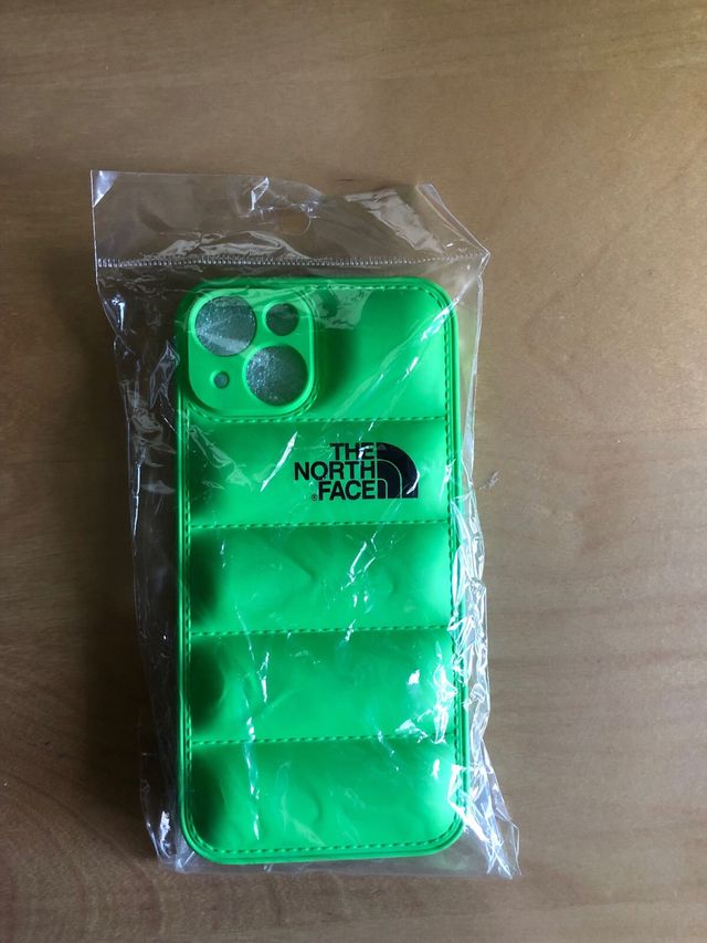 Funda Puffer Verde de Silicona TNF Iphone 14