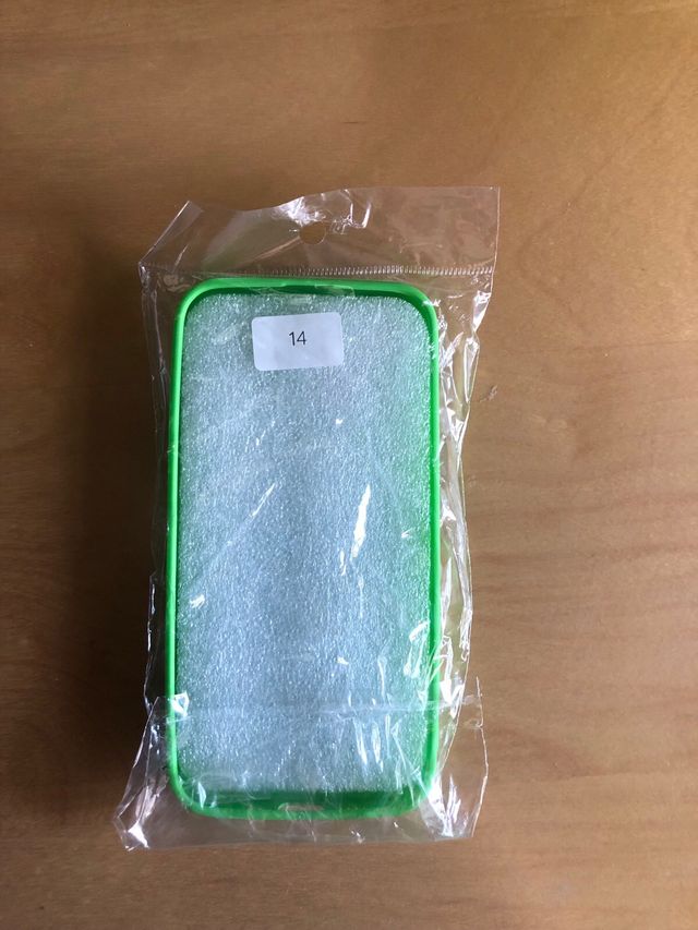 Funda Puffer Verde de Silicona TNF Iphone 14
