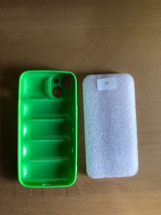 Funda Puffer Verde de Silicona TNF Iphone 14
