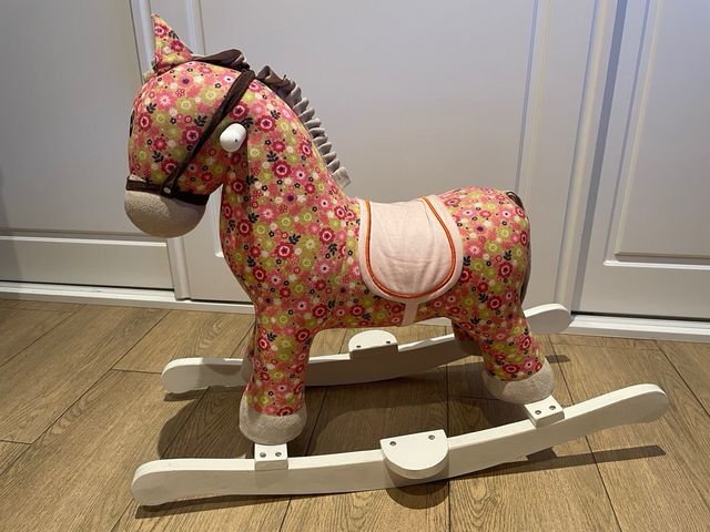 Balancín madera caballo flores