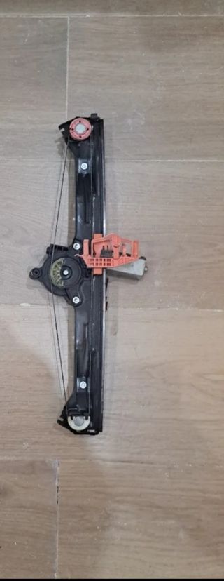 Elevalunas eléctrico izdo fiat bravo II