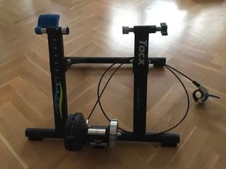 Se vende rodillo de entrenamiento TACX Cycletrack
