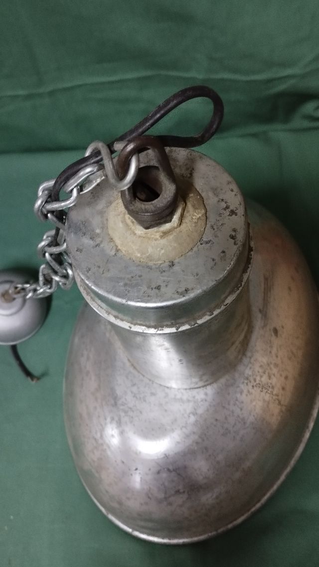 Lámpara industrial ovalada