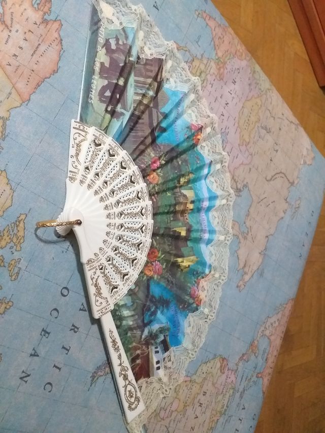 Abanico recuerdo de Granada