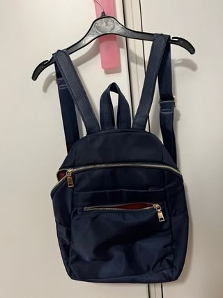 mochila mediana azul oscuro