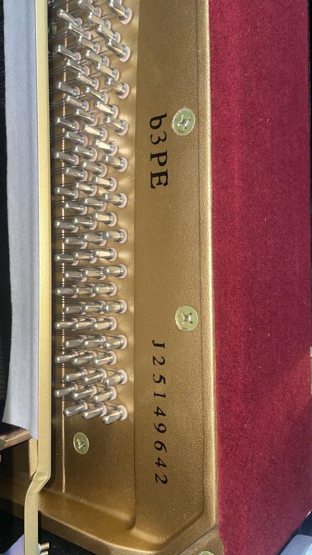 Piano YAMAHA b3 PE J25149642 año 2009