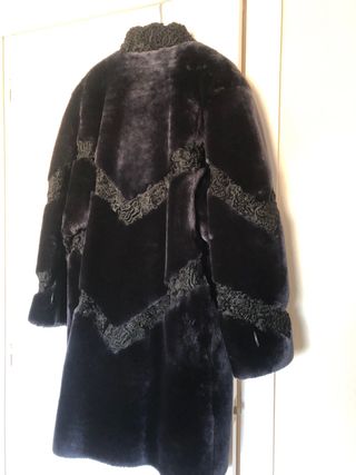 Abrigo de piel de mouton y astracan