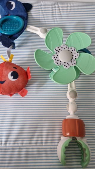 juguetes para la cuna o el cochecito