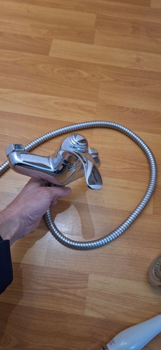 Conjunto Grifo, alcachofa y barra