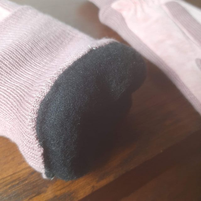 Luvas de couro cor-de-rosa viradas para baixo e ponto interior térmico