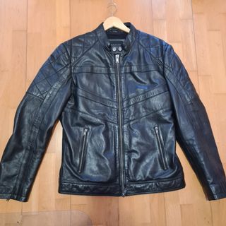 Cazadora cuero Guess