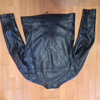 Cazadora cuero Guess