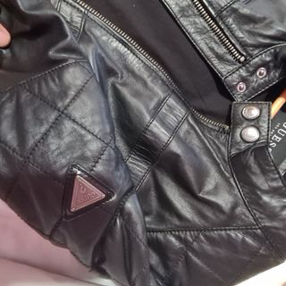 Cazadora cuero Guess