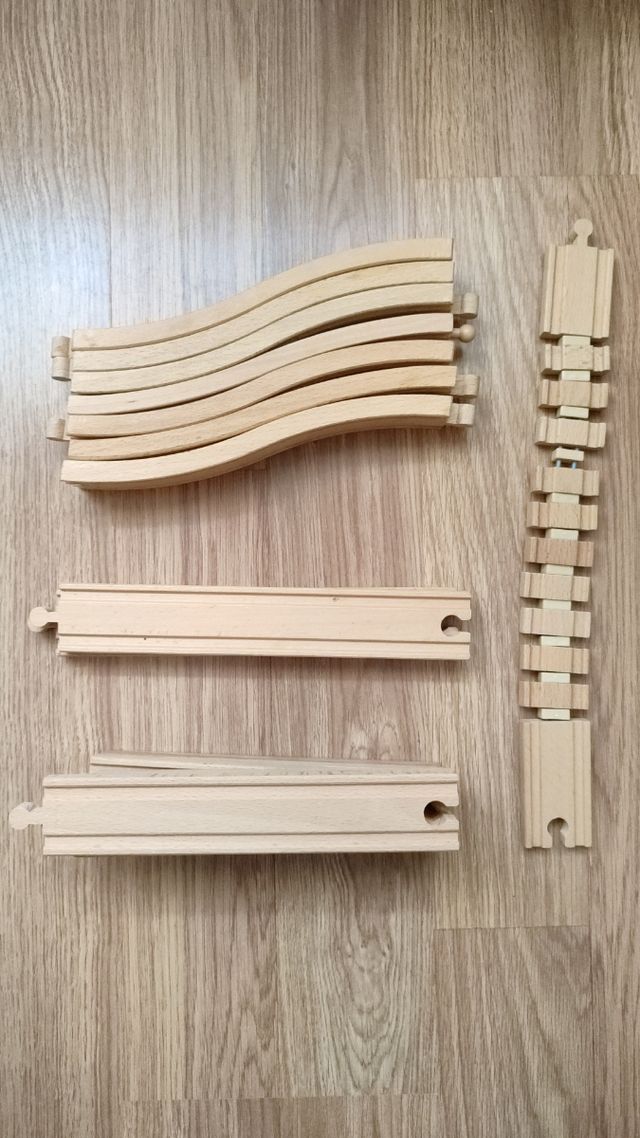 Vías de madera, trenes y accesorios