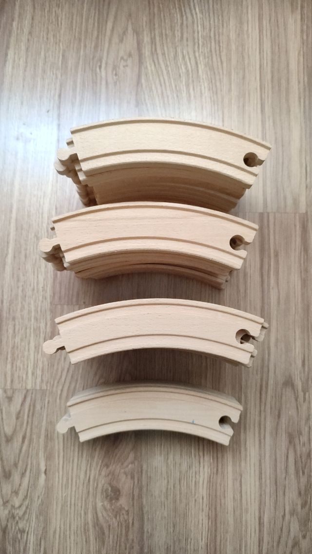 Vías de madera, trenes y accesorios