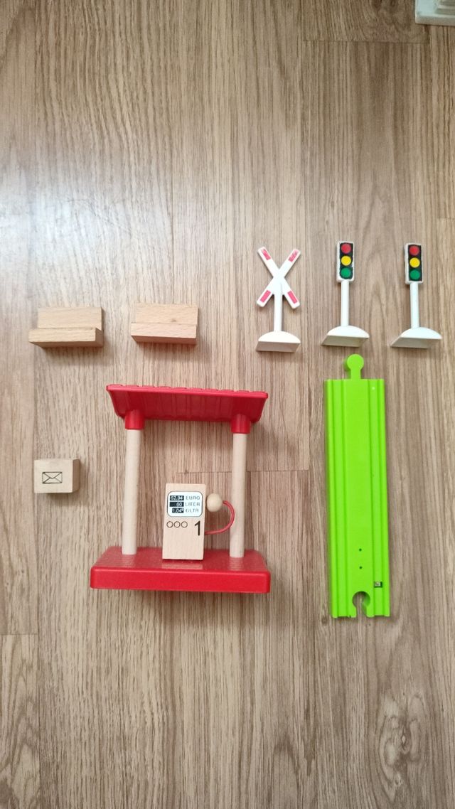 Vías de madera, trenes y accesorios