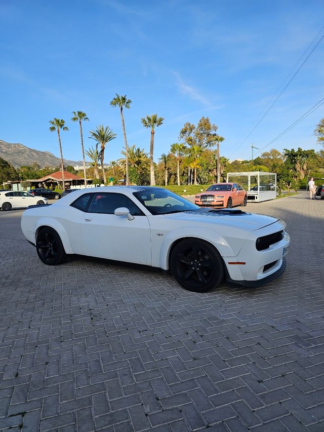 Dodge challenger 2016 5.7 Shaker