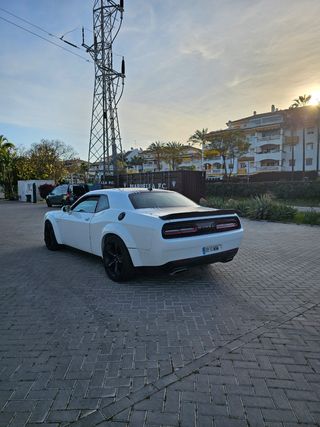Dodge challenger 2016 5.7 Shaker