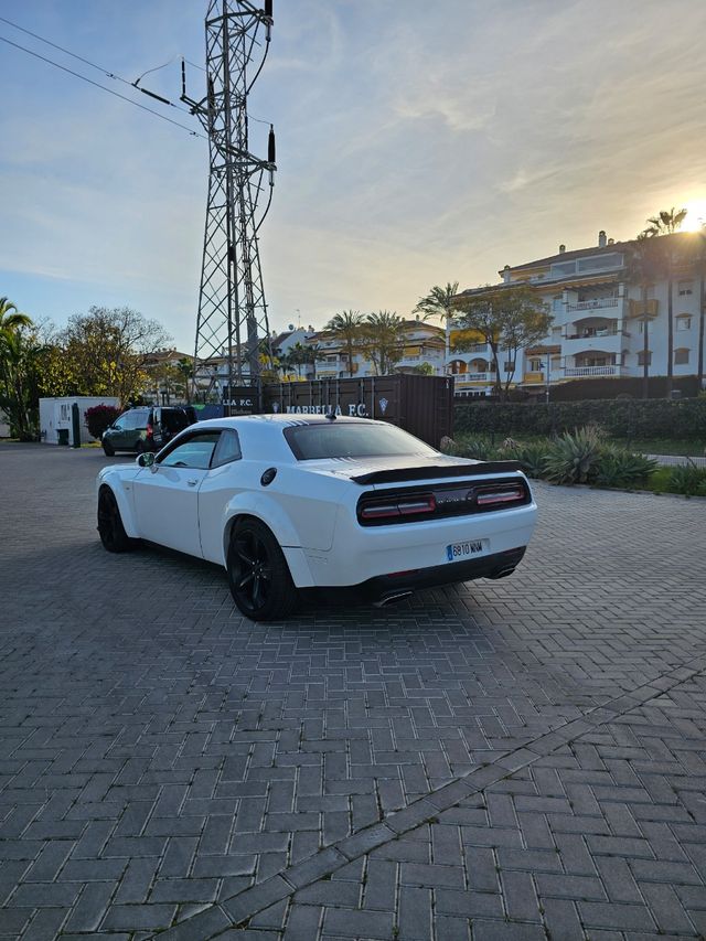 Dodge challenger 2016 5.7 Shaker