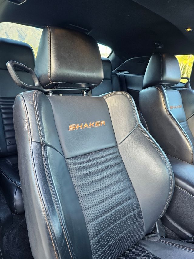 Dodge challenger 2016 5.7 Shaker