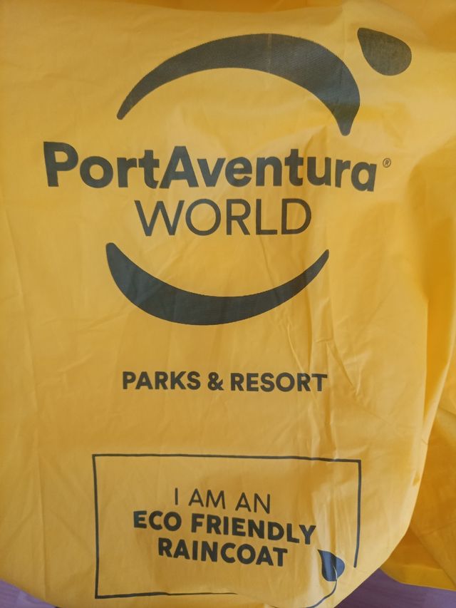 Nuevo Chubasquero Port Aventura World Impermeable