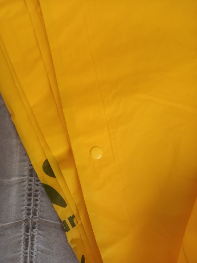 Nuevo Chubasquero Port Aventura World Impermeable