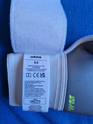 Guantes de portero nuevos