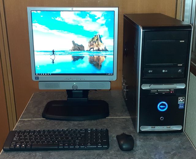 ORDENADOR COMPLETO 1.000GB+230GB/RAM 3GB