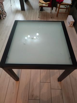 Tavolo di vetro e metallo 