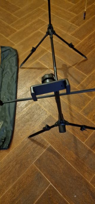 Soporte para caña de pescar con alarma