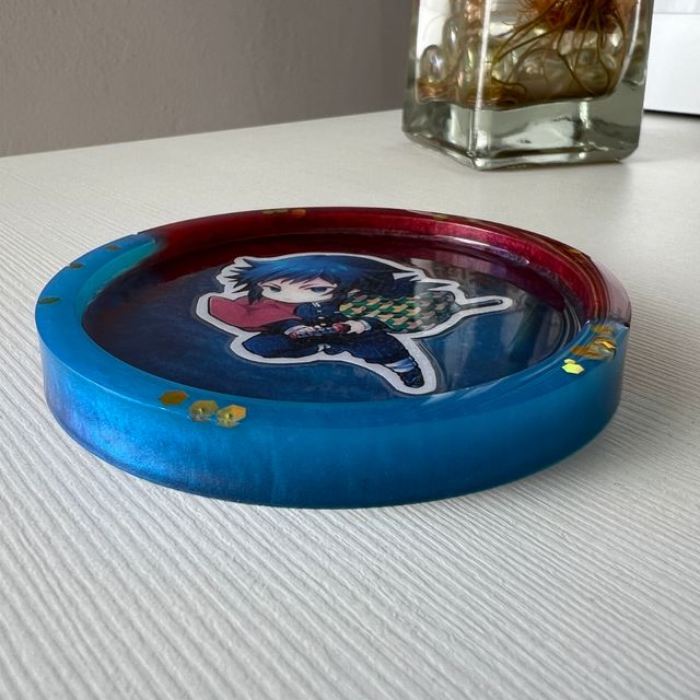 Bandeja resina Tomioka Kimetsu No Yaiba