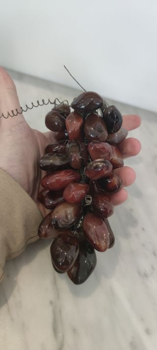 Racimos uvas piedra