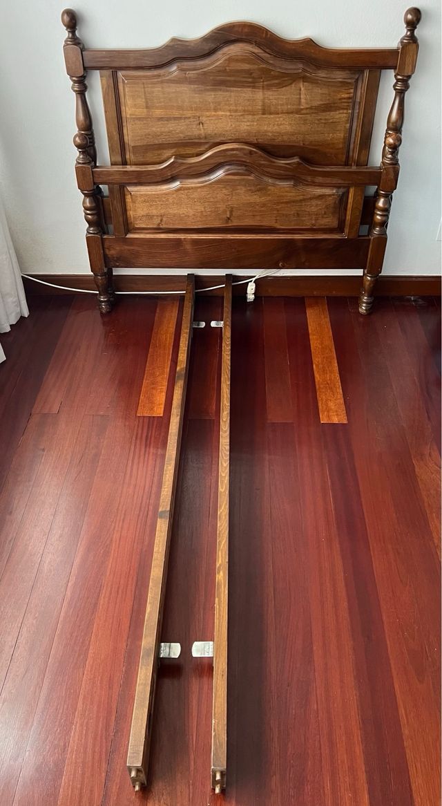 Cabecero/ Estructura de cama 105cm (sin somier)