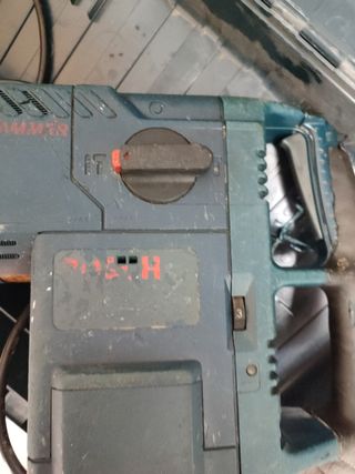 MARTILLO PERCUTOR BOSCH H11