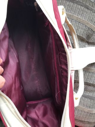 Bolso granate y hueso. Impermeable