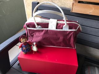 Bolso granate y hueso. Impermeable