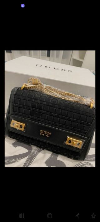 Bolso GUESS  nuevo.