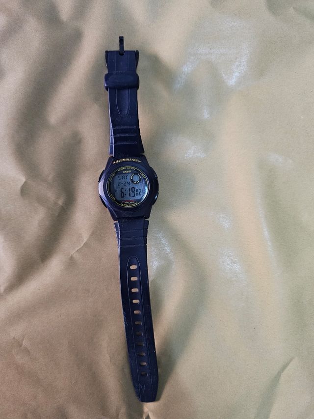 Reloj Casio F-200