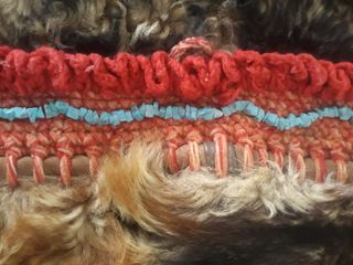 Bolsón/Zurrón artesano ibicenco de cuero con lana.