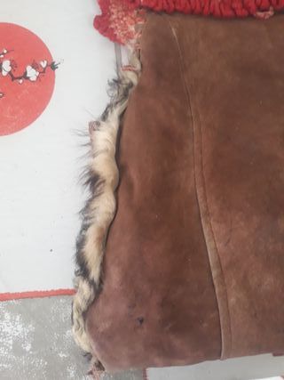 Bolsón/Zurrón artesano ibicenco de cuero con lana.