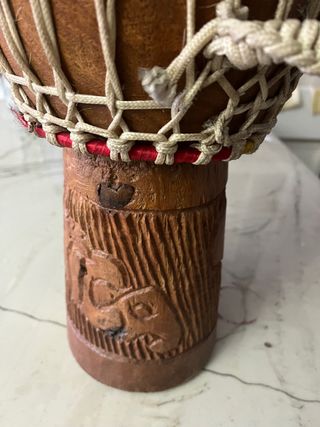 Timbal de madera africano