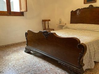 SE VENDE CASA CON COCHERA