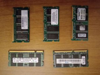 Memorie RAM assortite per PC fissi e laptop