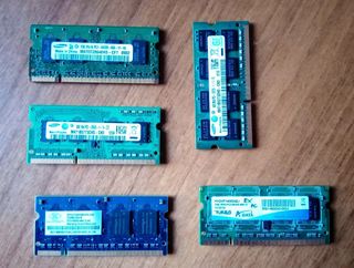 Memorie RAM assortite per PC fissi e laptop