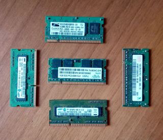 Memorie RAM assortite per PC fissi e laptop