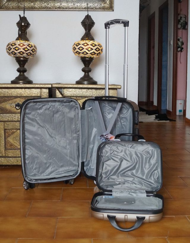 Maleta Cabina 10 kg y Neceser Expandibles 8 Ruedas